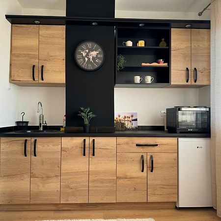 Vuk Apartman Donji Milanovac Exterior foto