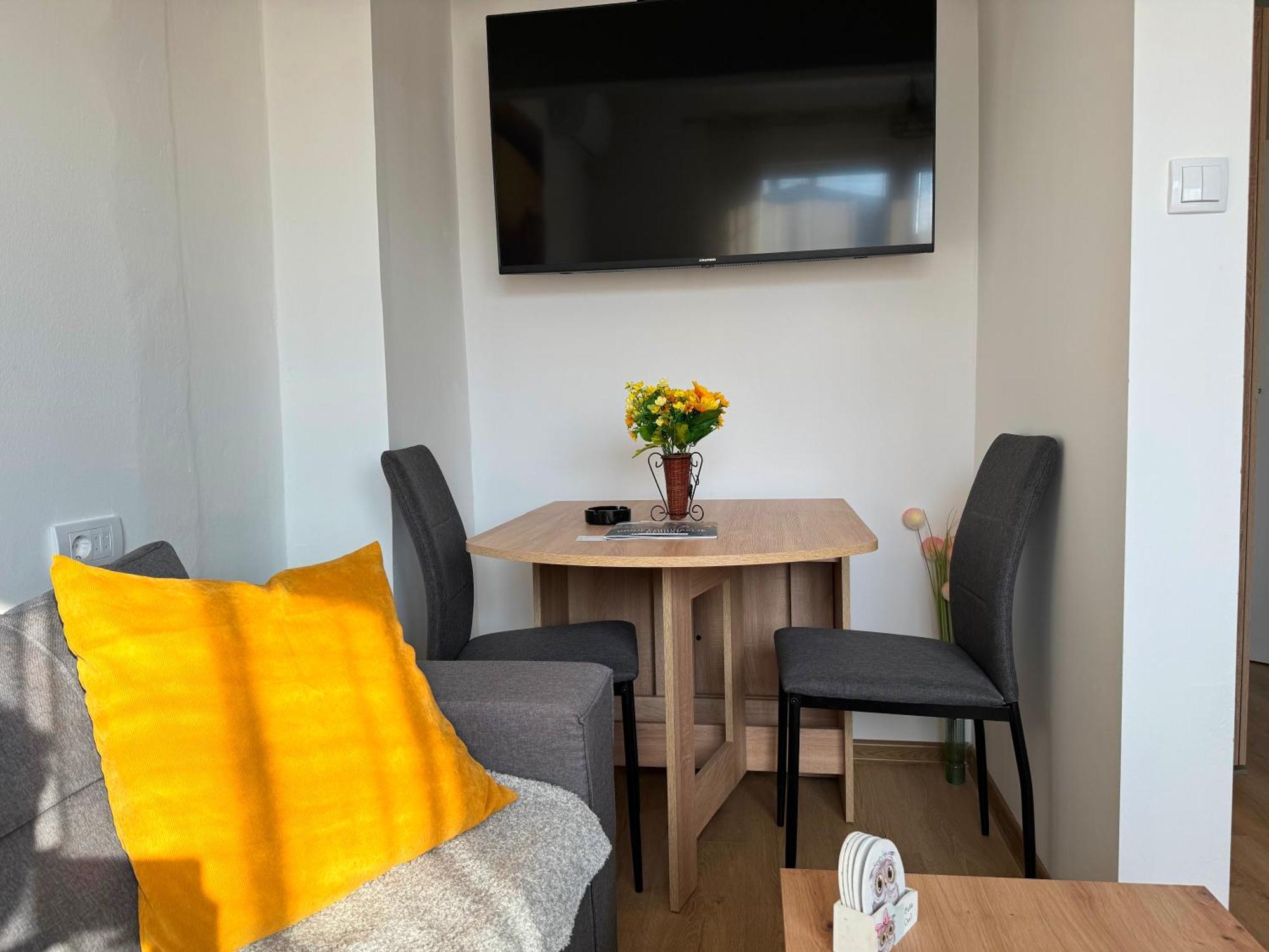 Vuk Apartman Donji Milanovac Exterior foto
